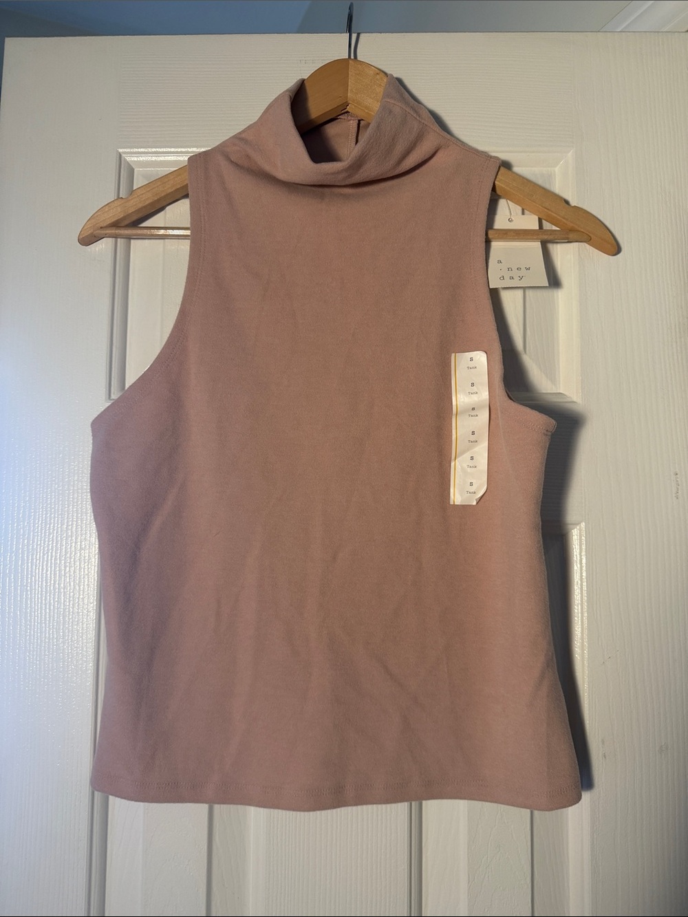 a new day Sleeveless Mock Neck Tank in Mauve Small. NWT